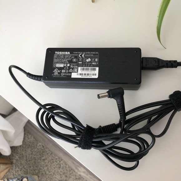 Genuine Toshiba Laptop Charger AC Adapter Power Suply PA5180U-1ACA 19V 4.74A 90W